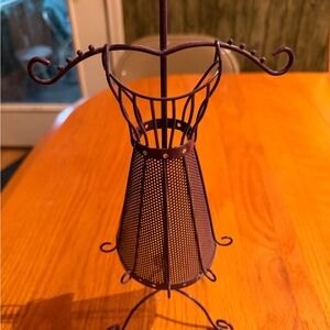 ⭐️2/10$ Decorative Metal Jewelry Stand - Dark Purple